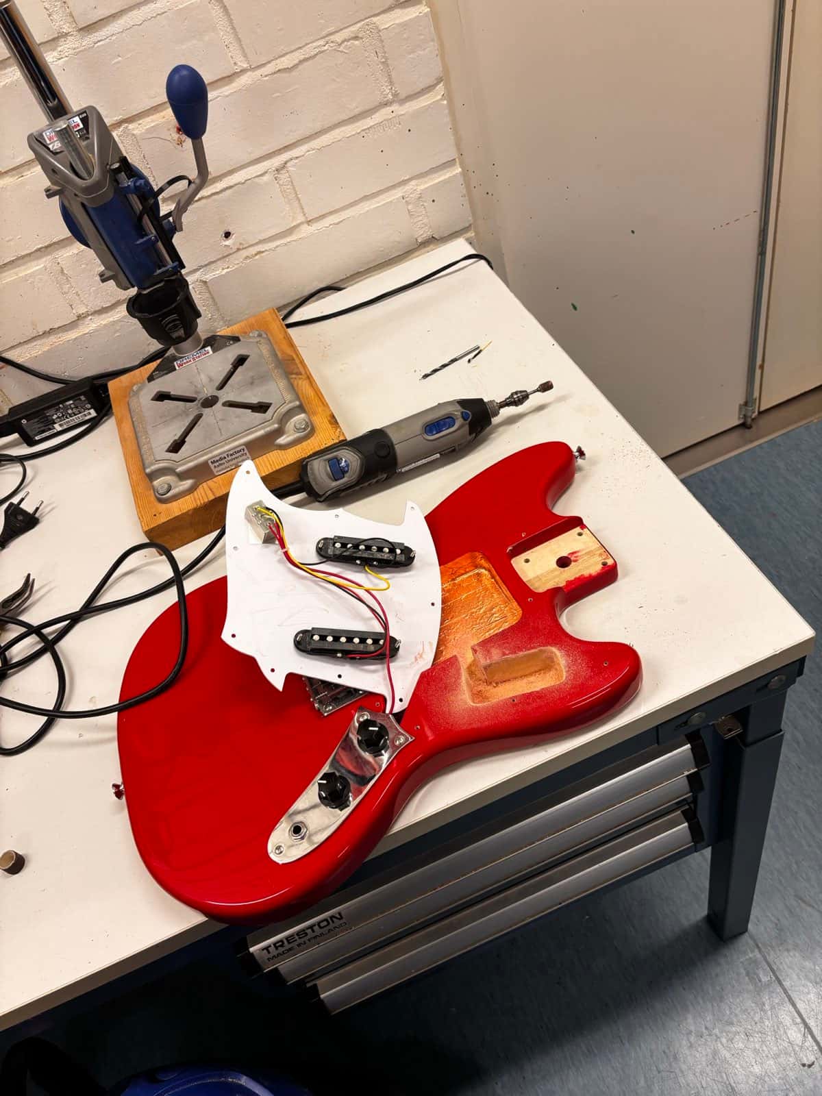 MIDI Guitar — midiguitar cavity routing bench
